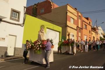 El Caracol despide sus fiestas con procesión y espectáculo musical (Foto Francisco Javier Santana)